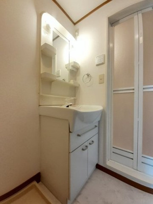 【洗面所】 | ミニヨンハウス | 明るい洗面所です