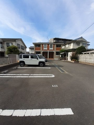 【駐車場】 | ミニヨン・アンジュ | 駐車場があるので、車を買う予定の方も安心です