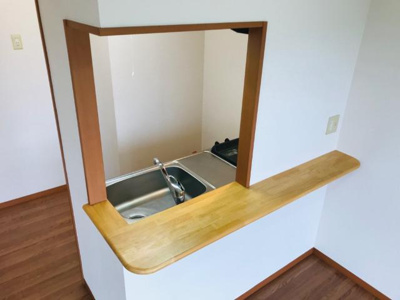 【洋室】 | ロイヤルハイツ | 対面カウンター