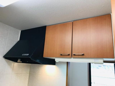 【洋室】 | ロイヤルハイツ | キッチン吊り戸棚