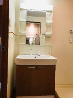 【洗面所】 | ロイヤルハイツ | 洗髪洗面化粧台