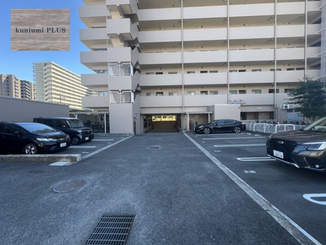 ファミール関目・高殿の駐車場