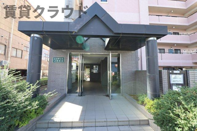 レジデンスJOKOのエントランス|ゆとりのあるエントランスです