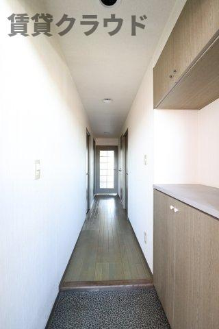 レジデンスJOKOの玄関|下駄箱も付いてるので散らからないですね！