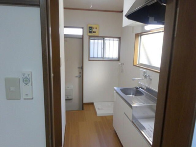 【玄関】 | コーポ白馬 | 収納もある玄関です