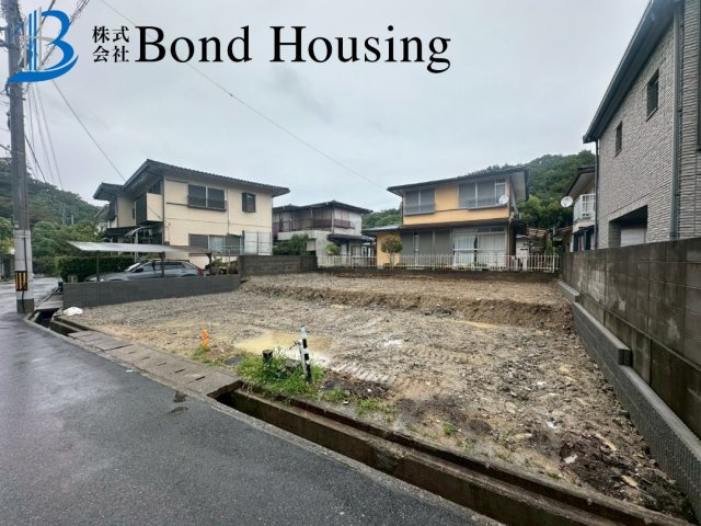 お車3台駐車可能・LDKは広々約18帖　垂水区神和台3丁目の駐車場