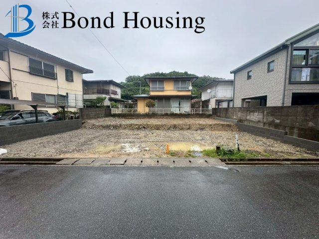 お車3台駐車可能・LDKは広々約18帖　垂水区神和台3丁目の前面道路含む現地写真