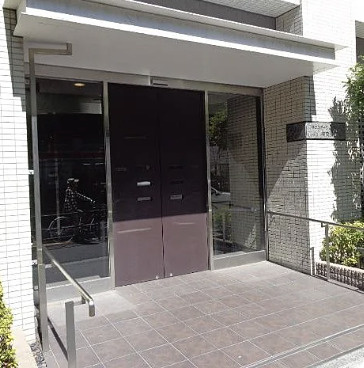 パークフラッツ銀座イーストのエントランス