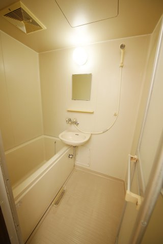 ドミール花園の浴室