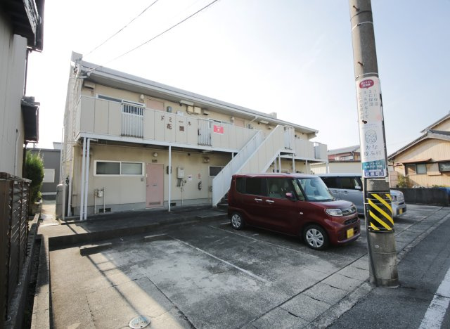 ドミール花園の駐車場