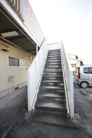 ドミール花園の駐車場