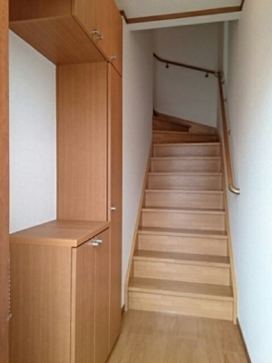 【玄関】 | ビルゴ・レオーネＡ | 落ち着いた玄関です