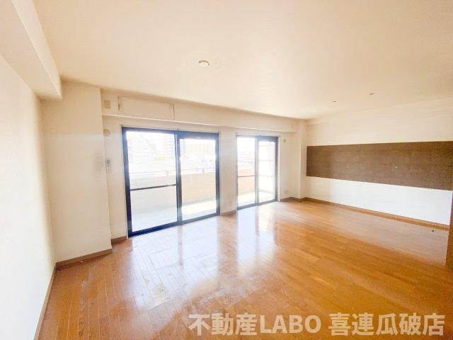 ガーデンハイツ加美 C棟の居間・リビング