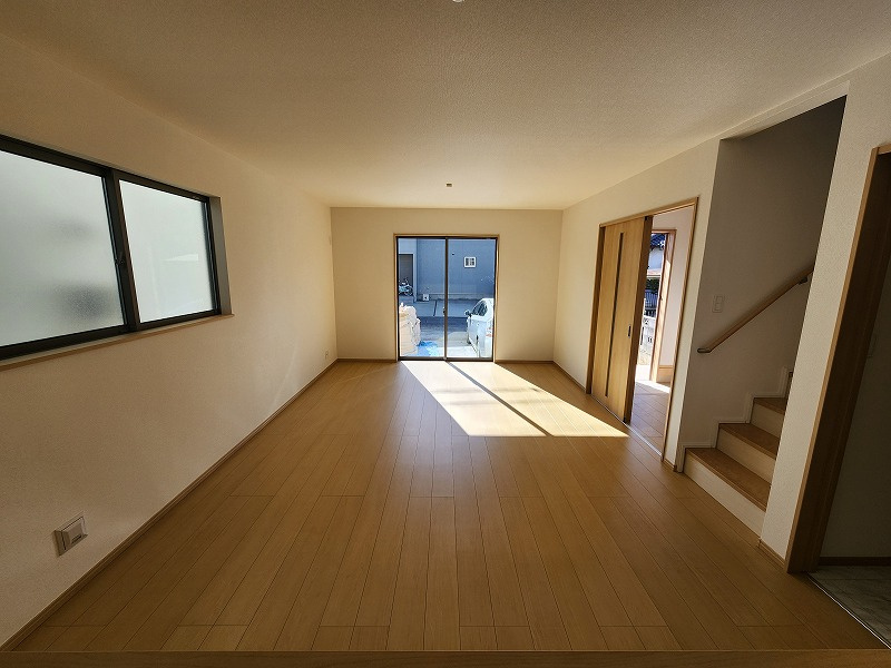 小牧市藤島２丁目　新築戸建　A号棟の居間・リビング|おしゃれなリビングです