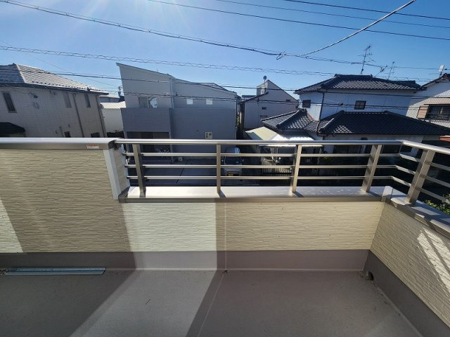 小牧市藤島２丁目　新築戸建　A号棟のバルコニー|暖かな日差しのふりそそぐバルコニー