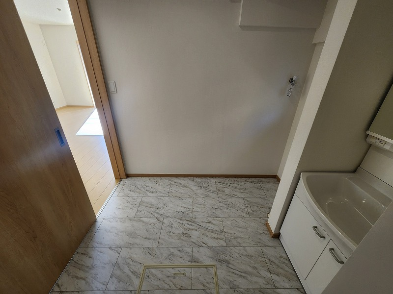 小牧市藤島２丁目　新築戸建　A号棟の洗面所|スペースが確保できる洗面所です