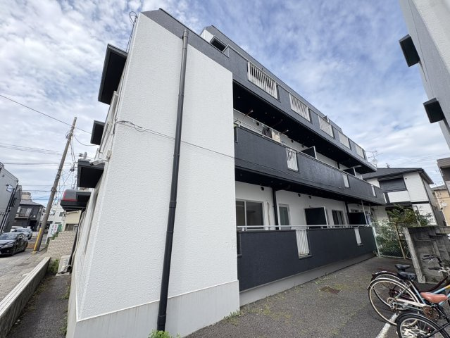 ルミエール市川の外観