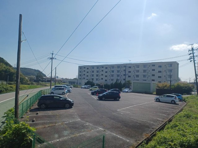東荒田駐車場の外観