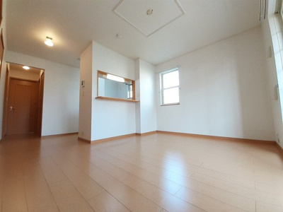 【居間・リビング】 | フレミールＣ | ゆったり過ごせる居間です