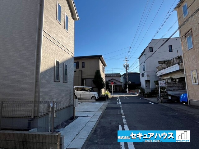 【今からご案内可能】東海市富木島町伏見４丁目　全１棟 の前面道路含む現地写真|事前予約にて現地ご見学いただけます！お気軽にお問い合わせください♪
■株式会社　セキュアハウス■
住宅ローンに強く、知識、経験豊富なスタッフ在籍
お客様に寄り添い、ご成約後もサポート致します。
