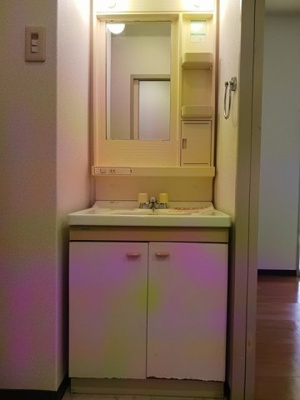 【洗面所】 | サン住吉 | 使いやすい洗面所です