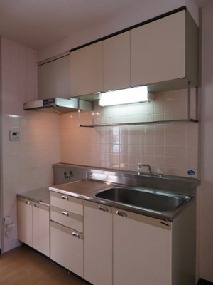 【キッチン】 | サン住吉 | コンパクトなキッチンで掃除もラクラク