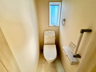 【トイレ】 | 岸野町　新築一戸建 | トイレ１階と２階の２ヶ所あります！忙しい朝や家族の多いご家庭も安心ですね♪