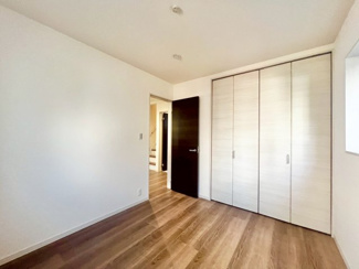 【洋室】 | 岸野町　新築一戸建 | 全室収納有！収納場所に困らず綺麗な室内を保てそうですね！