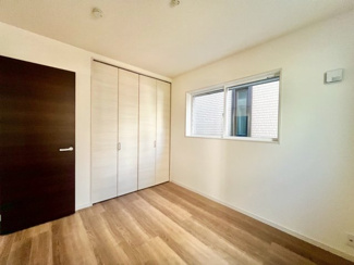 【洋室】 | 岸野町　新築一戸建 | 【フラット３５Ｓ利用可能ですよ】固定金利ですので月々の支払が安定し、家計にゆとりが生まれますね！！