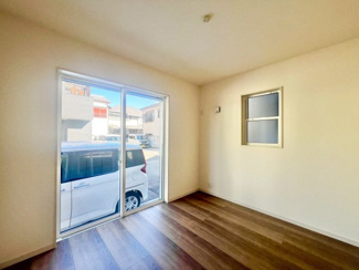 【洋室】 | 岸野町　新築一戸建 | 朝陽小学校まで徒歩９分！お子様の登下校も安心ですね！