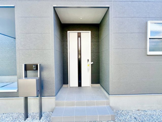 【玄関】 | 岸野町　新築一戸建 | ◆新生活のスタートをここではじめませんか◆