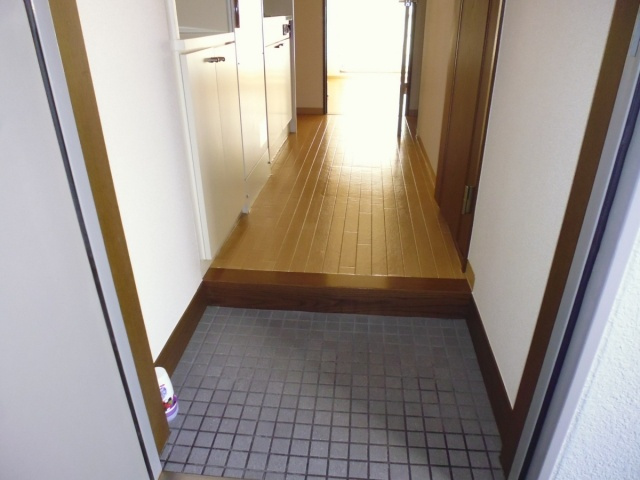 サザンリバー名谷の玄関