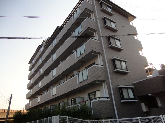 サザンリバー名谷の外観