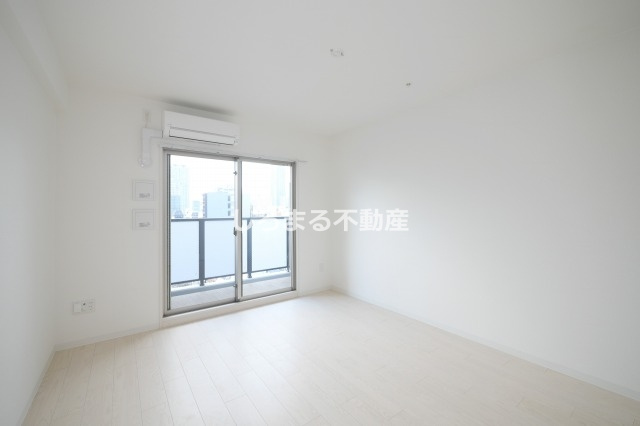 アドバンス大阪城ベレッツァの居間・リビング