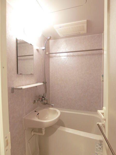 本郷エーワン東大前の浴室