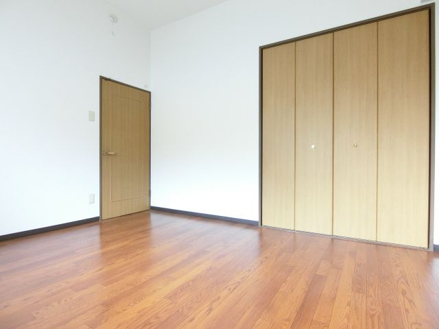 ウエストインヒルズの洋室