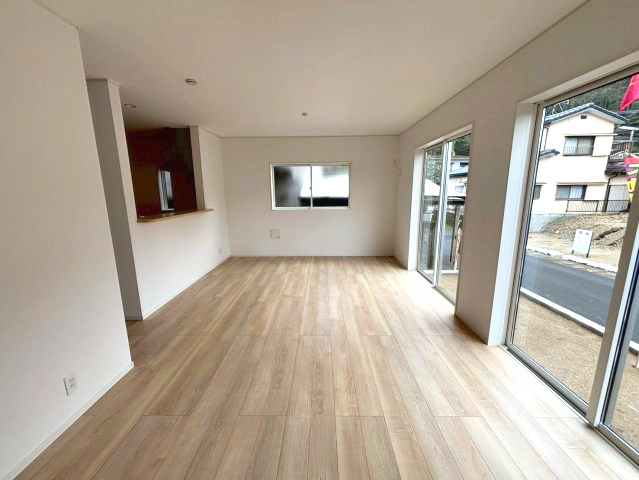 千年2丁目　新築戸建ての居間・リビング