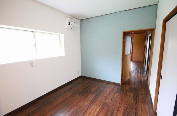 豊明市栄町貸家の寝室