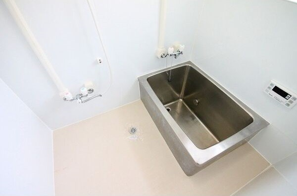 豊明市栄町貸家の浴室