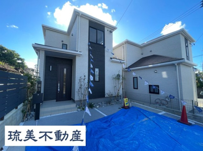 【外観】 | うるま市兼箇段Ⅱ（全3棟）2号棟 | 2号棟　並列駐車2台完備♪