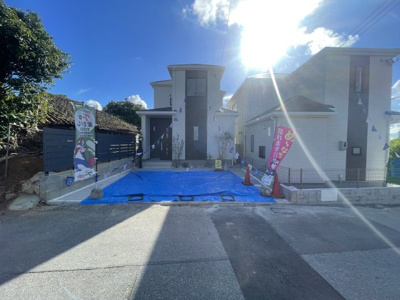 【外観】 | うるま市兼箇段Ⅱ（全3棟）2号棟 | 2号棟　並列駐車2台可♪