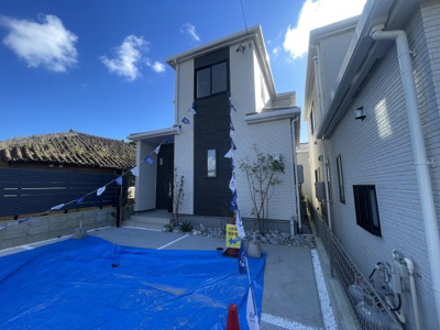 【外観】 | うるま市兼箇段Ⅱ（全3棟）2号棟 | 2号棟　並列駐車2台可♪