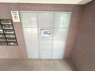 【その他共用部分】 | 不在時にも安心！宅配ボックスがあります！