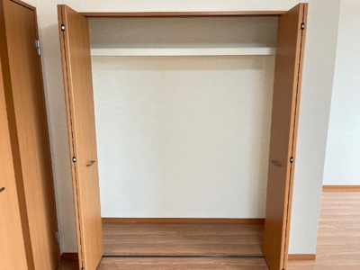 【収納】 | フォレスト・ヴィラ | クローゼット内部（イメージ）