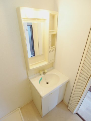 フォブール八木Cの玄関