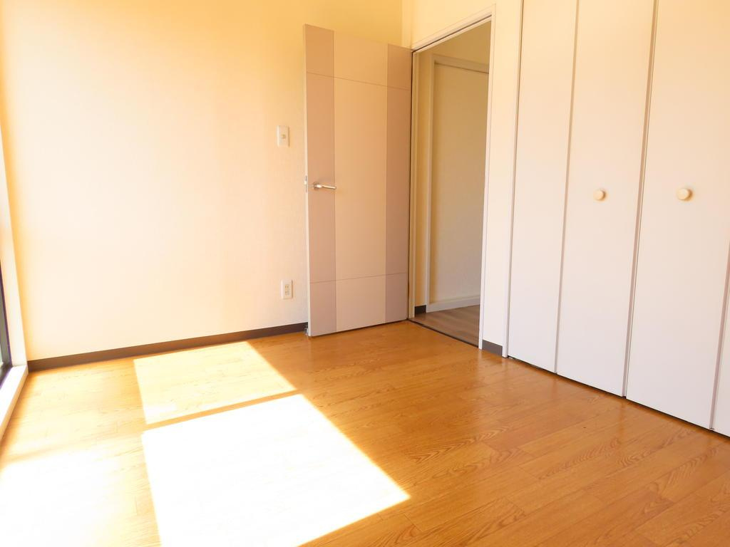 オークアベニューＡのキッチン|写真は反転タイプのＢ202号室です 5帖の洋室