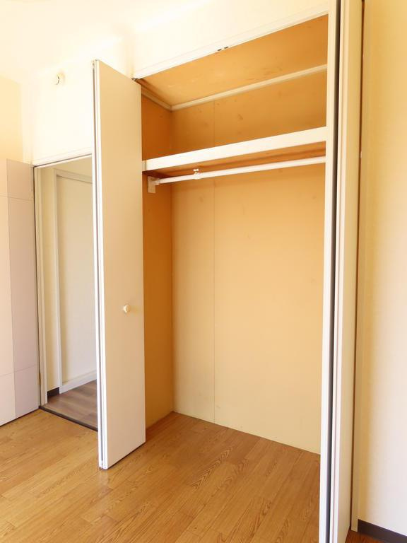 オークアベニューＡの収納|写真は反転タイプのＢ202号室です