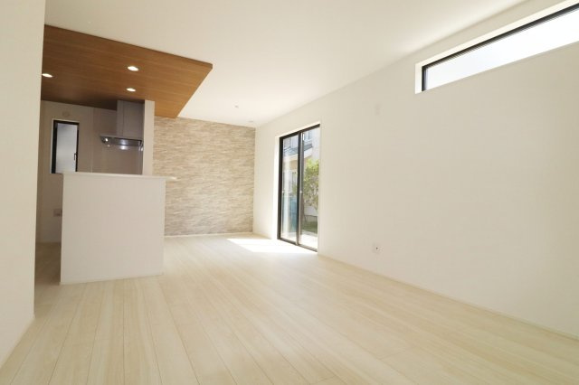 郡山市富田町字大徳南　　　2号棟　　　小山田小学校、郡山第６中学区の居間・リビング