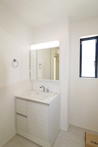 郡山市富田町字大徳南　　　2号棟　　　小山田小学校、郡山第６中学区の浴室