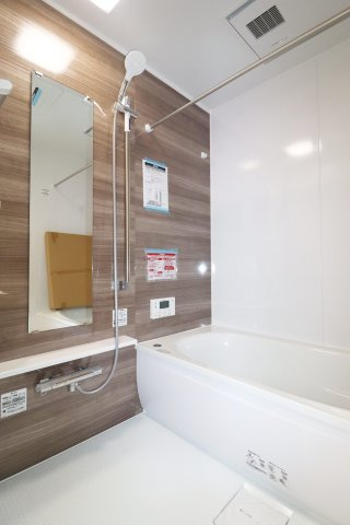 郡山市富田町字大徳南　　　2号棟　　　小山田小学校、郡山第６中学区の玄関